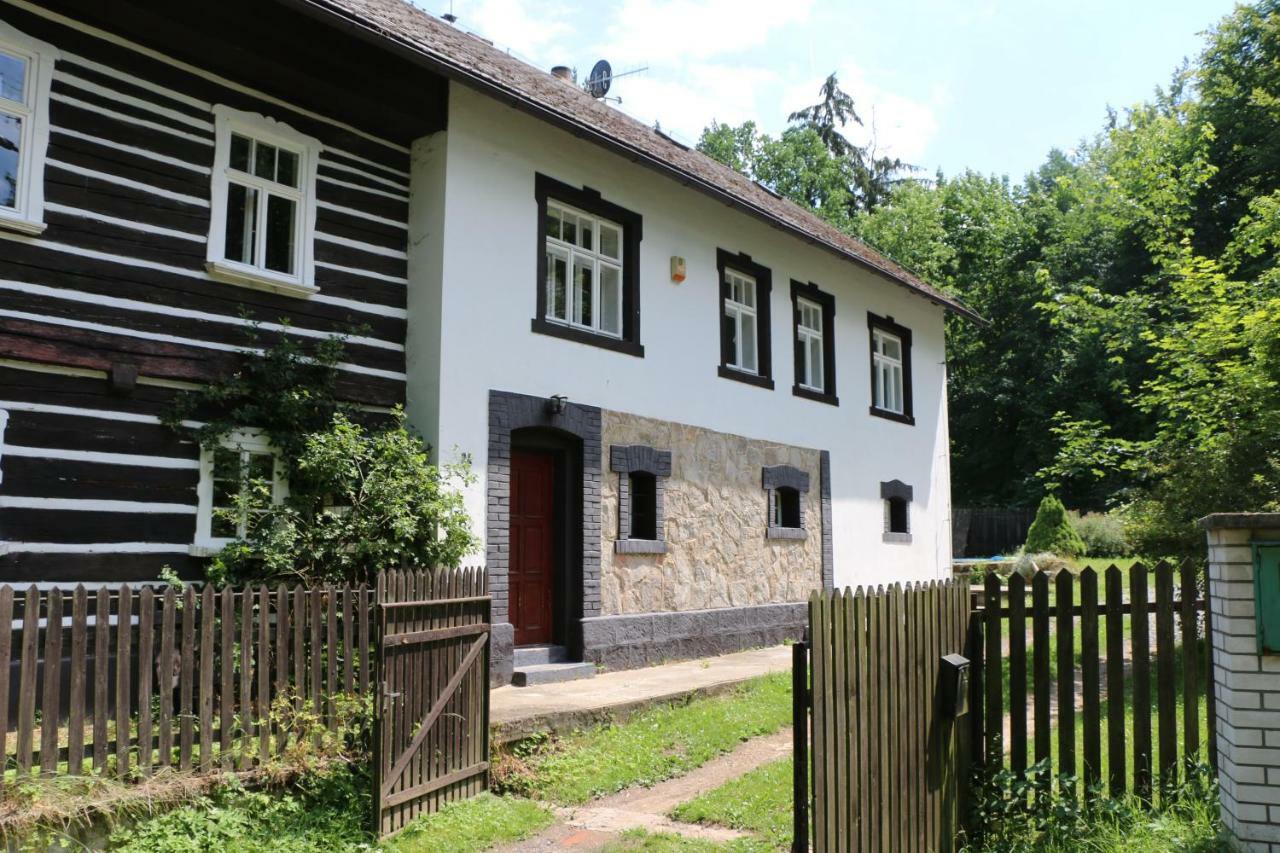 Roubenka Nad Rekou Villa Noviny pod Ralskem Exterior photo